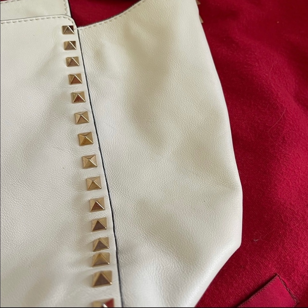 Valentino Garavani white rockstud tote bag medium - Picture 16 of 16